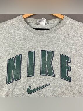 Vintage Nike Men’s T Shirt Size XL Big Spellout Center Logo Gray Short Sleeve